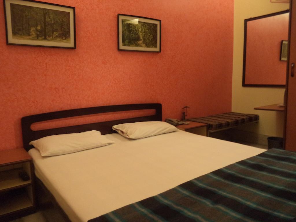 Hotel Esplanade Chambers Calcutta Rum bild